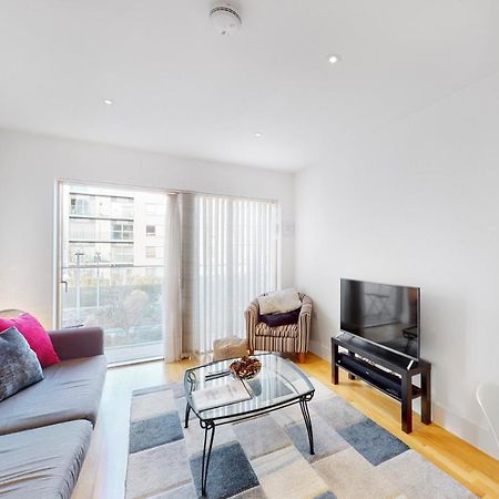 Lovely 1 Bed Apartment In Streatham 伦敦 外观 照片